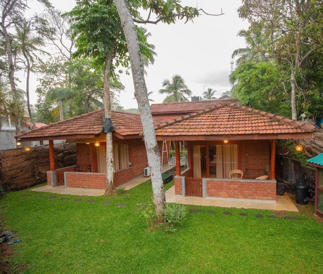 Click Hiriketiya Hotel Dickwella Exterior photo