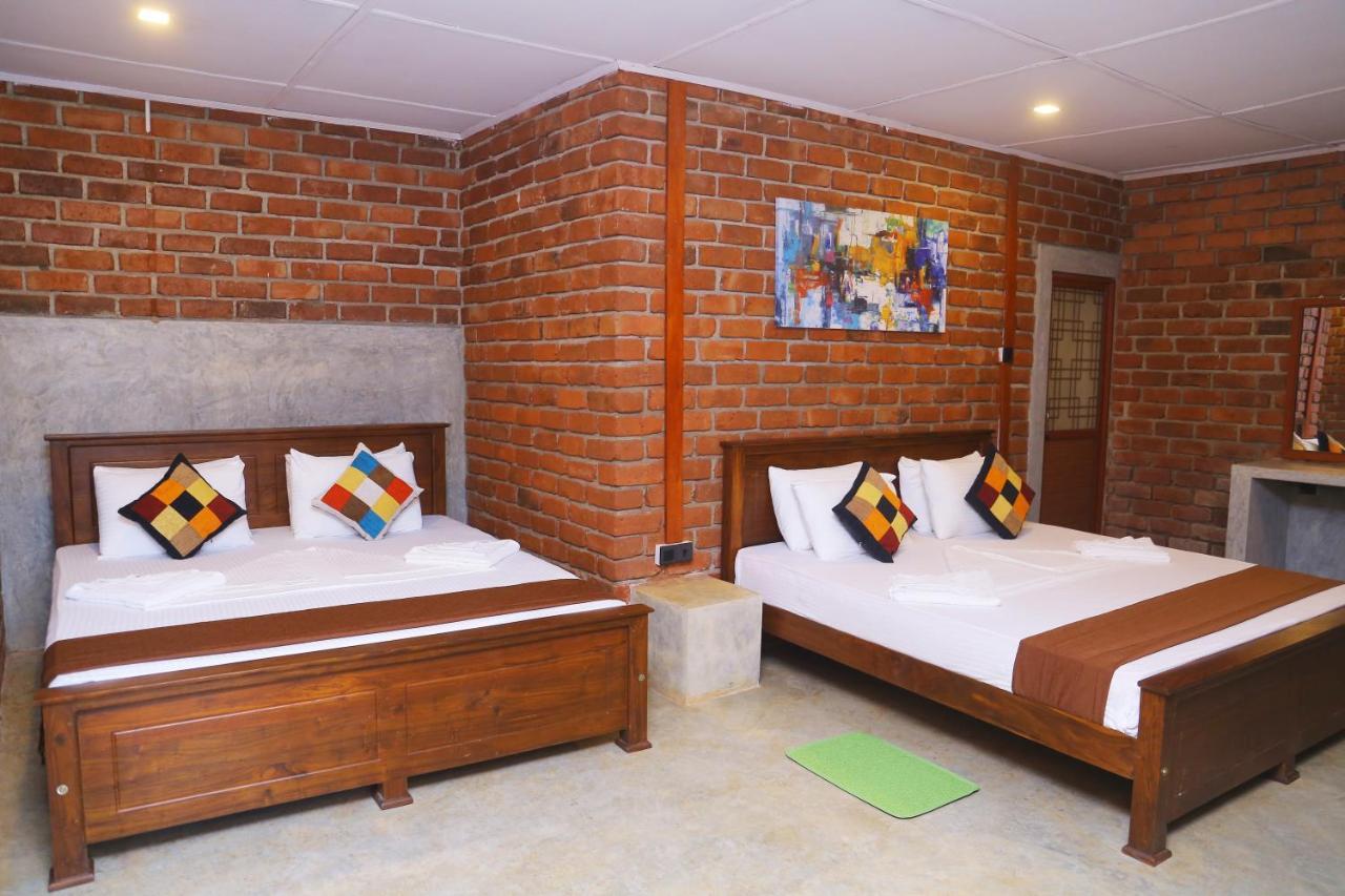 Click Hiriketiya Hotel Dickwella Exterior photo